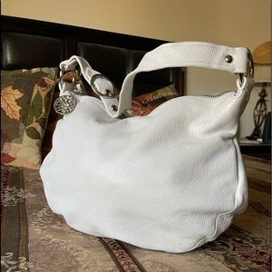 💄Coach💄 White Hobo. EUC. Interior and exterior in pristine condition. See pics